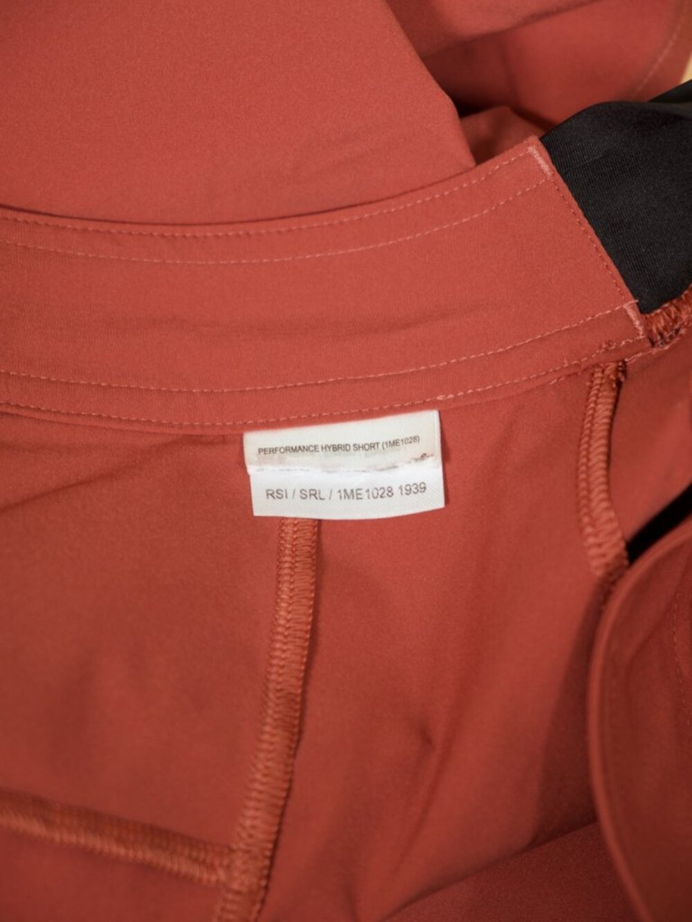 On Ruby Performance Hybrid Shorts - Picture 4 of 4
